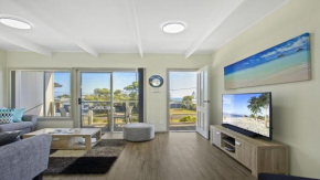 Dolphin Breeze - fully fenced and pet friendly, Culburra Beach